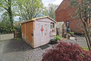Garden/Sheds- click for photo gallery